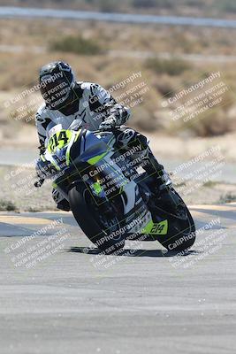 media/Oct-02-2025-Racers Edge (Thu) [[2c91cb6ab3]]/3-B Group/Session 3-Turn 16 (12pm)/